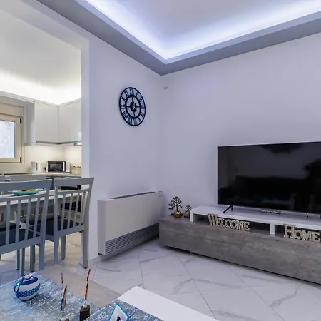 Nevila House 1 アパート