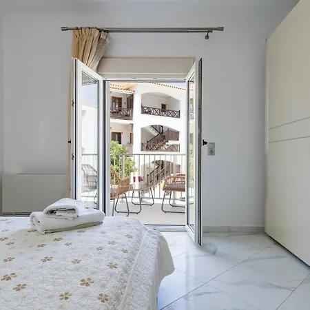 Nevila House 1 アパート スコペロス