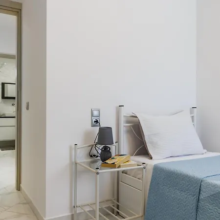 Nevila House 1 アパート *