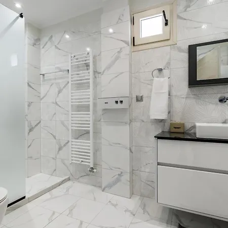 アパート Nevila House 1 *