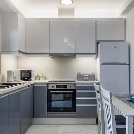 Nevila House 1 アパート