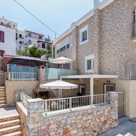 Nevila House 1 アパート *